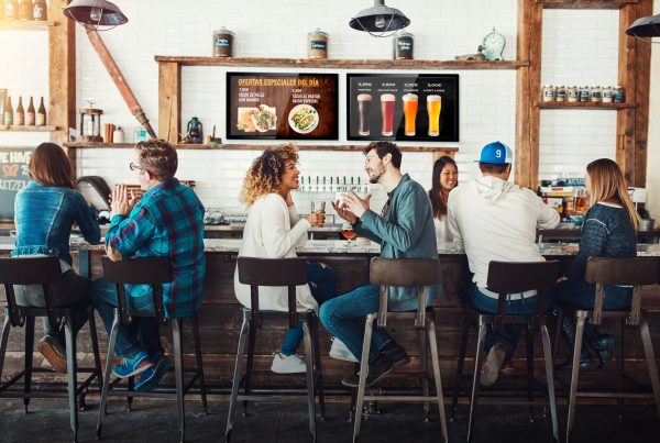 La pantallas en tu negocio atraen las miradas de tus clientes
